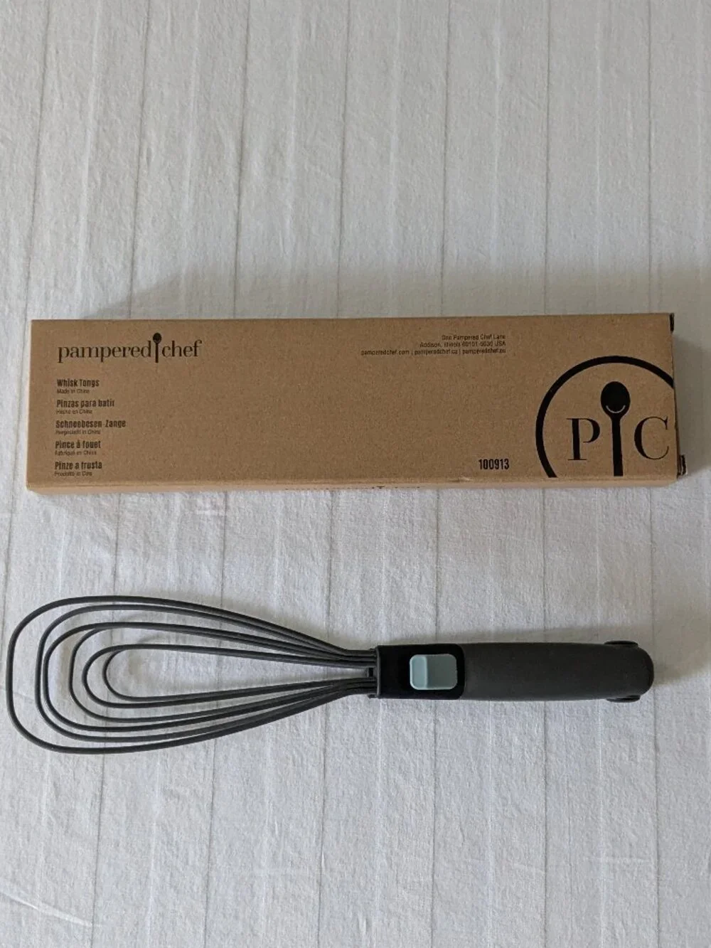 NEW Pampered Chef Multipurpose Flat Whisk Tongs